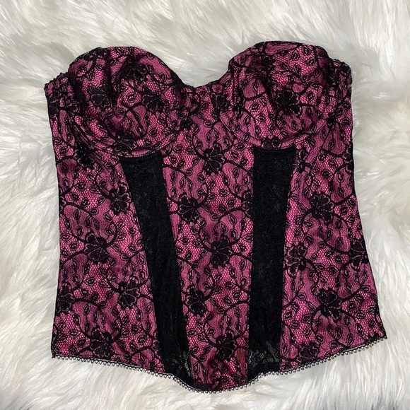 Victoria’s Secret Y2K seductive lace corset - Picture 1 of 9